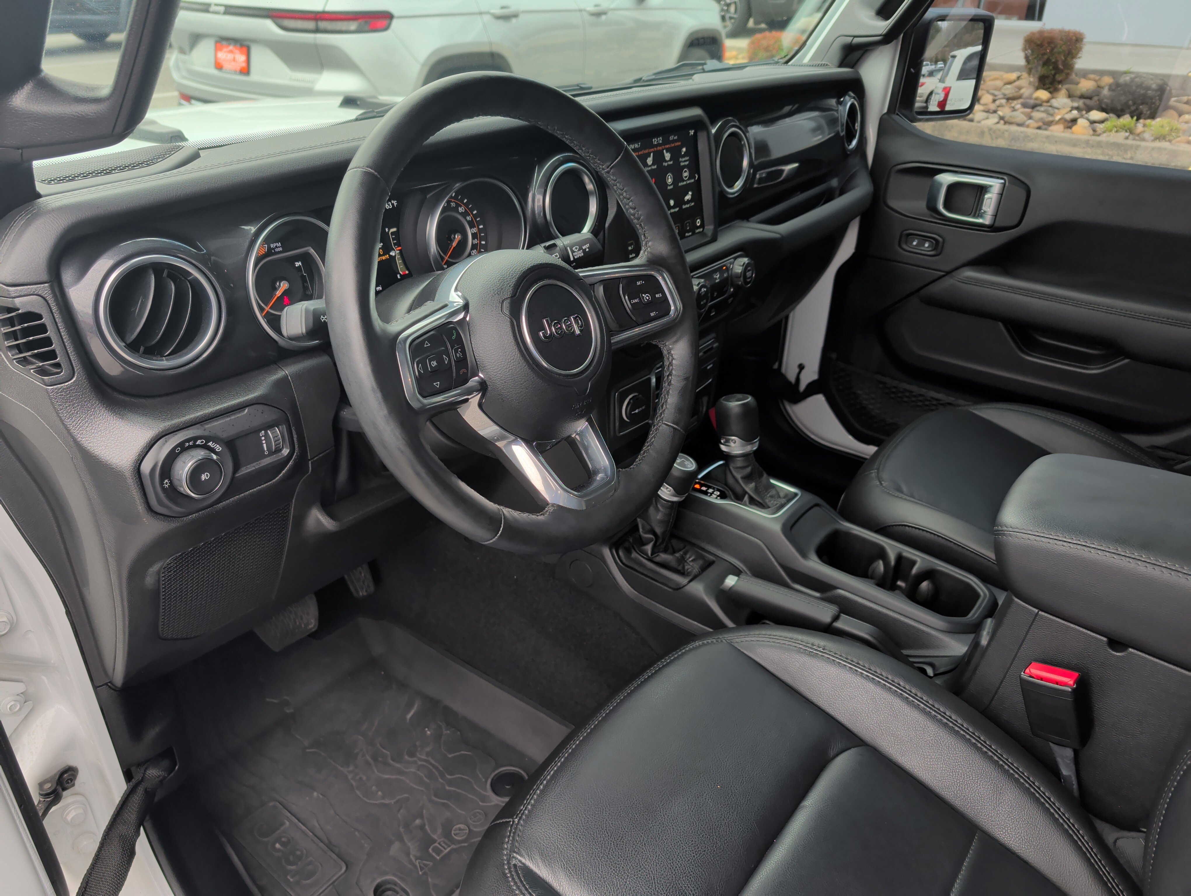 Used 2023 Jeep Wrangler Unlimited Sahara image 12