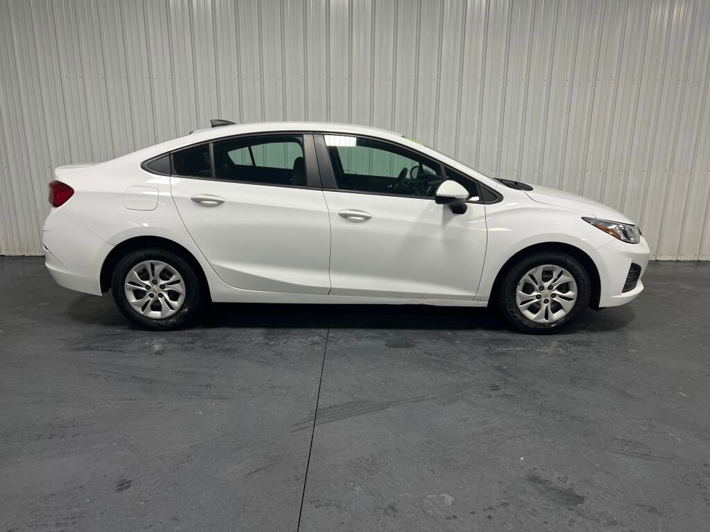 Used 2019 Chevrolet Cruze LS image 14