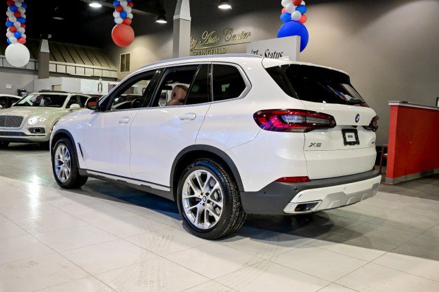 Used 2022 BMW X5 xDrive40i w/ Premium Package AWD/4WD image 7