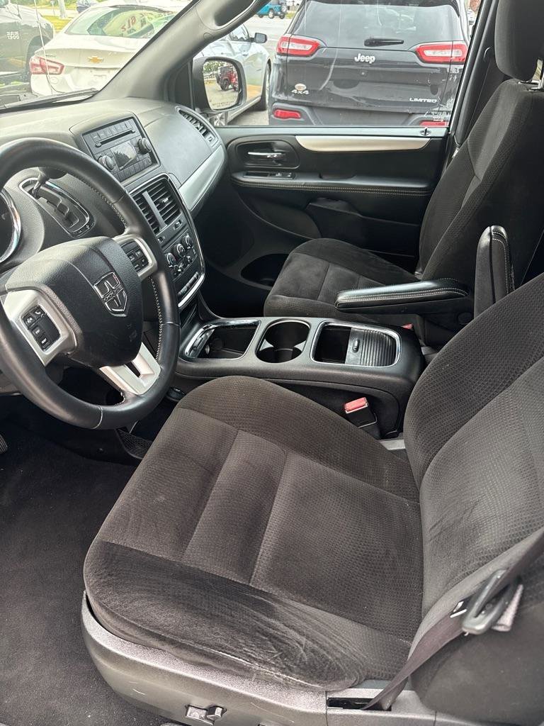 Used 2015 Dodge Grand Caravan SXT w/ Blacktop Package FWD image 6