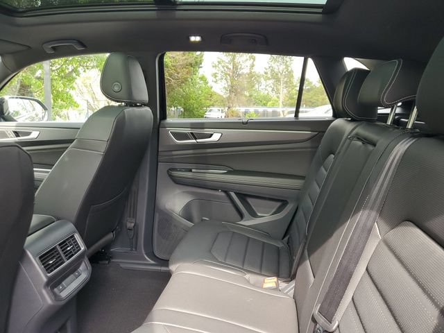 New 2026 Volkswagen Atlas Cross Sport SEL R-Line AWD/4WD image 10