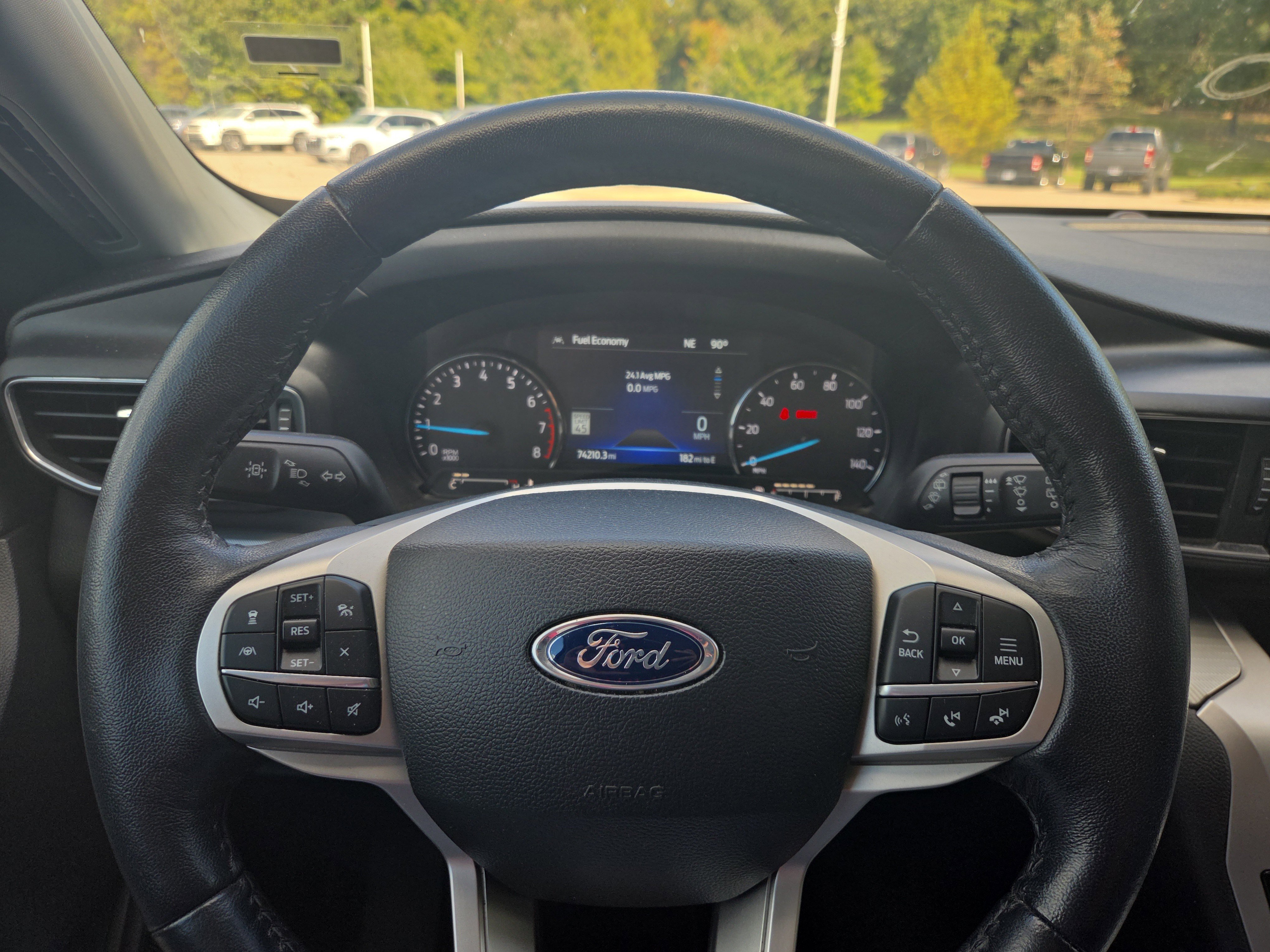 Used 2022 Ford Explorer XLT w/ Equipment Group 202A image 11