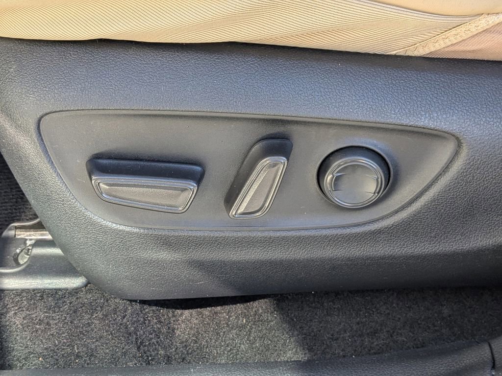 Used 2022 Toyota RAV4 XLE image 20