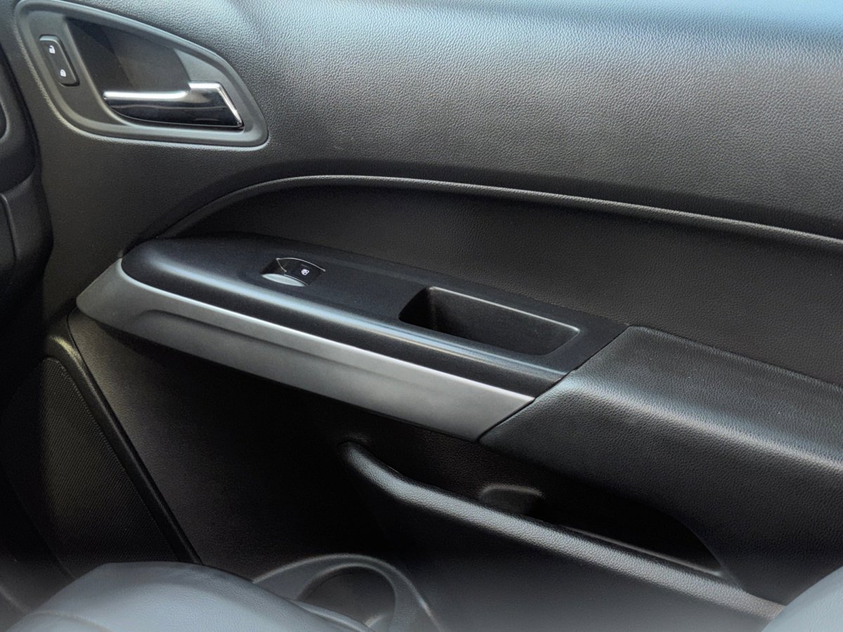 Used 2016 Chevrolet Colorado LT image 30