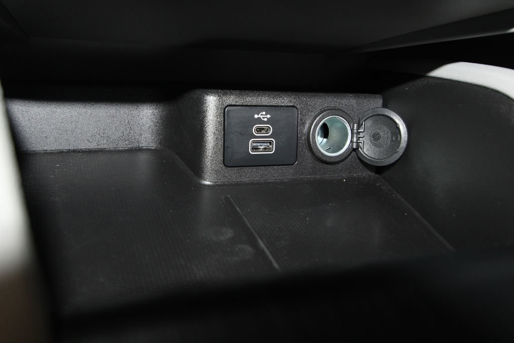 Used 2025 Ford Escape SE FWD image 19