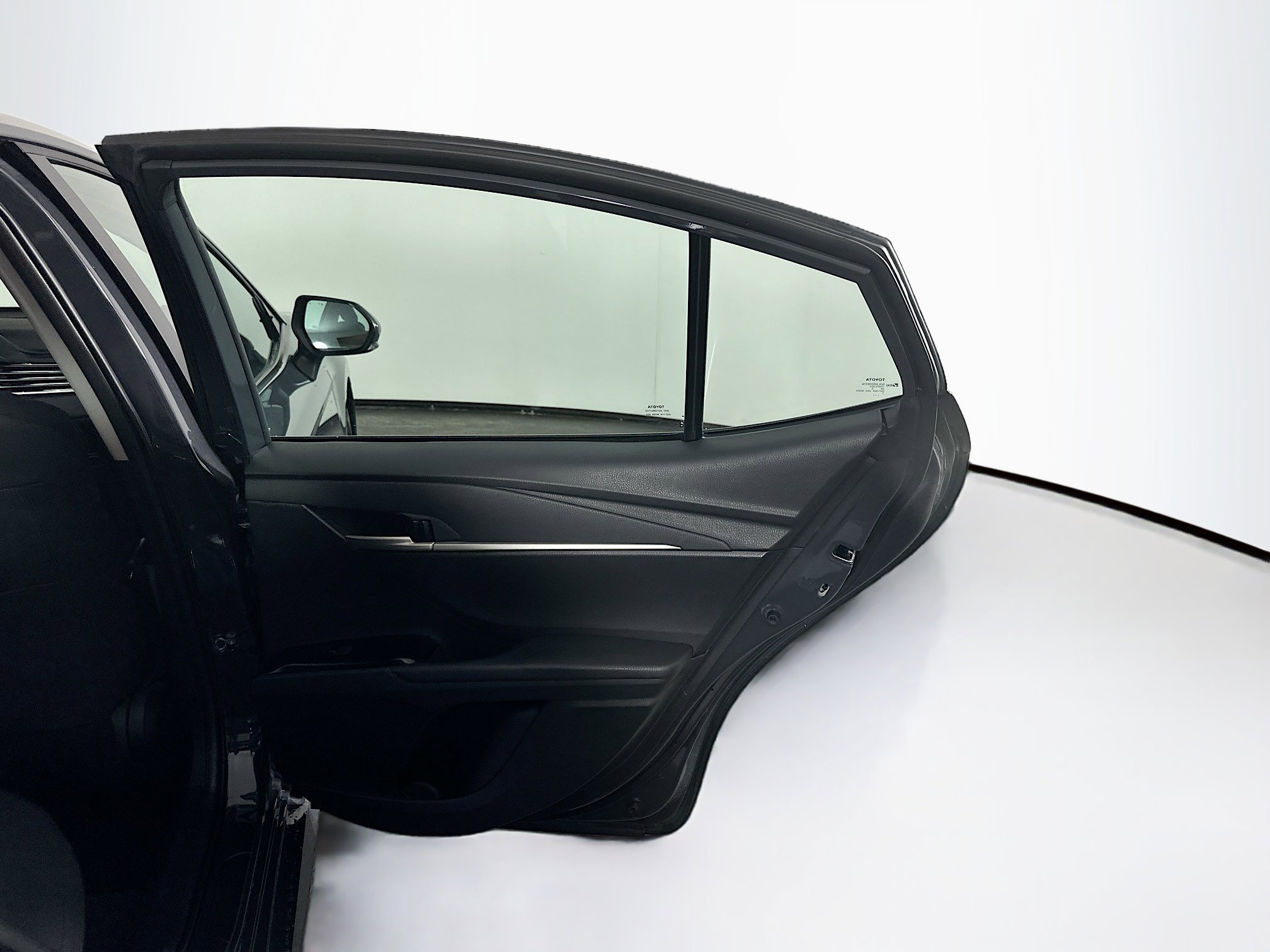 Used 2025 Toyota Camry LE image 31