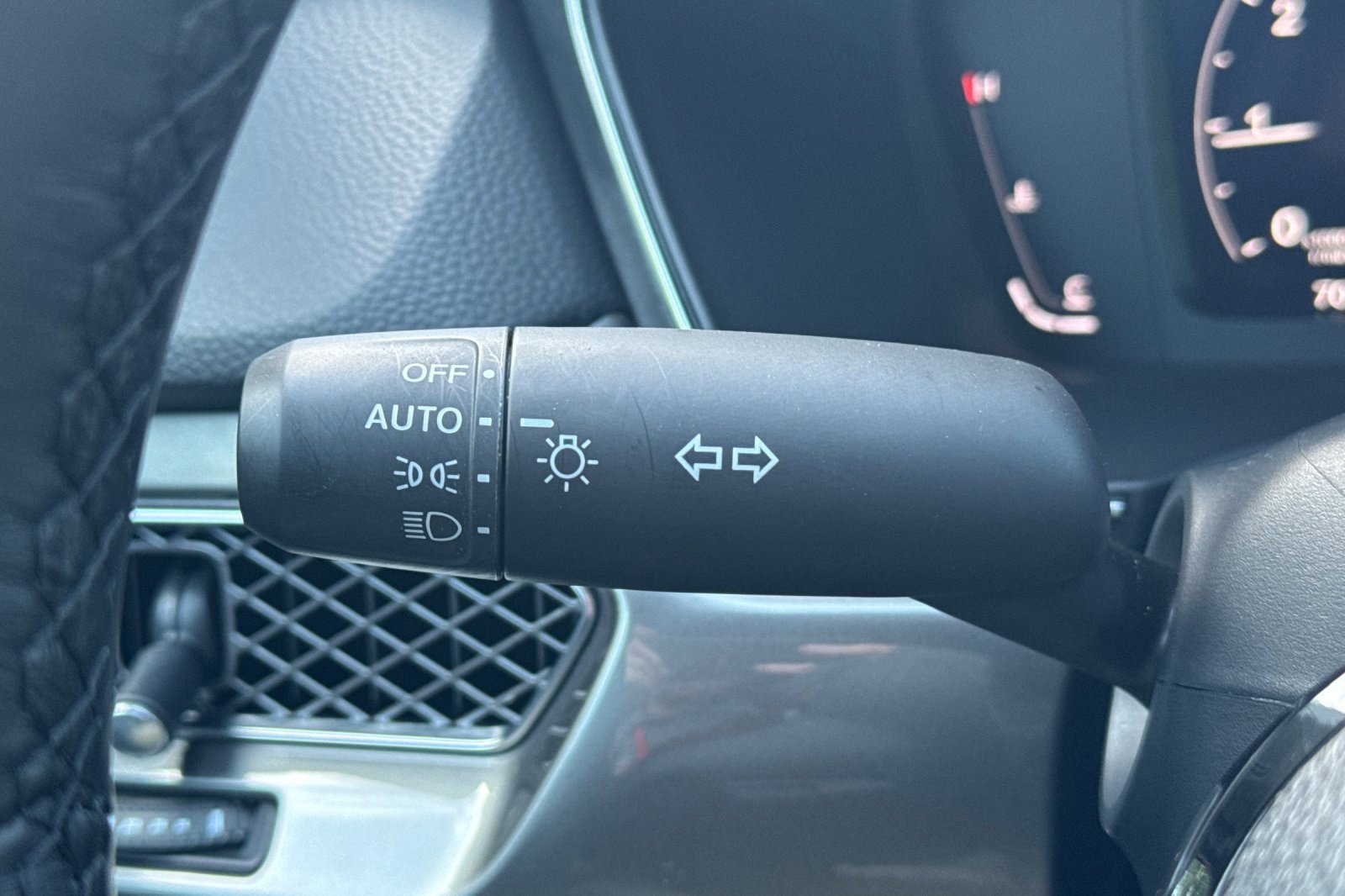Used 2025 Acura Integra FWD image 25