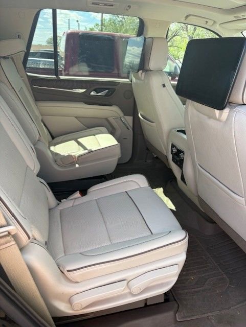 Used 2021 GMC Yukon Denali w/ Denali Premium Package image 20