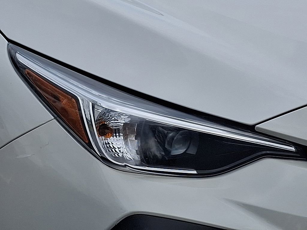 Used 2024 Subaru Crosstrek 2.0i image 9