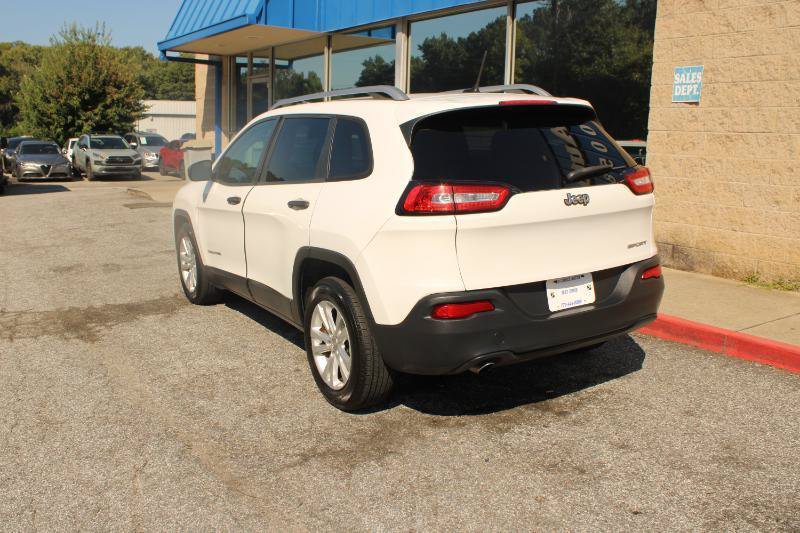 Used 2015 Jeep Cherokee Sport FWD image 4