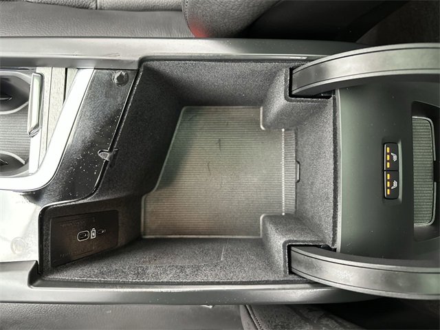 Used 2025 Volvo XC60 B5 Plus image 21