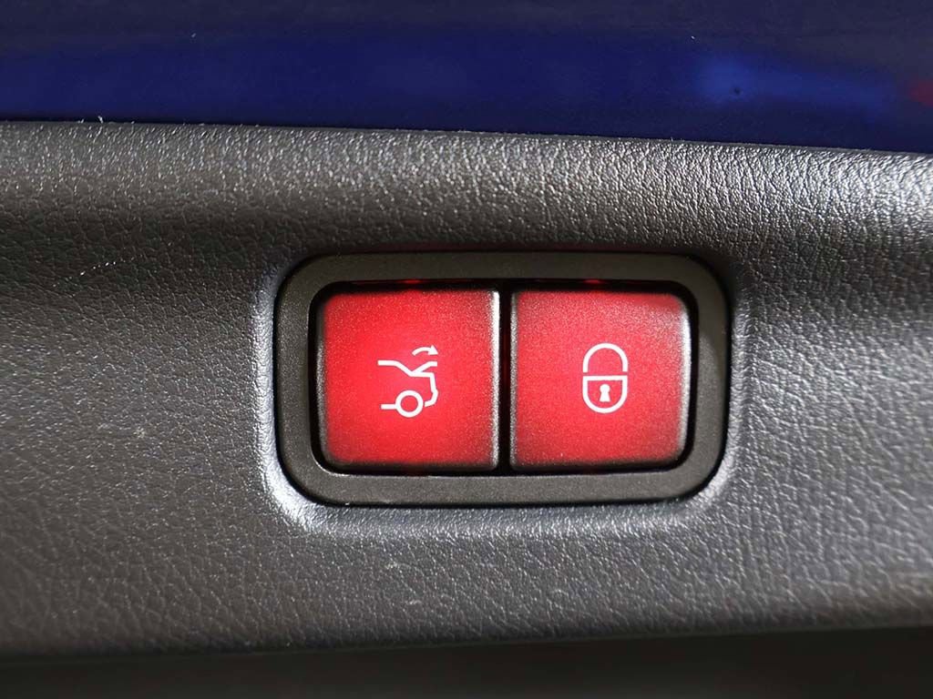 Used 2023 Mercedes-Benz C 43 AMG 4MATIC Sedan image 23