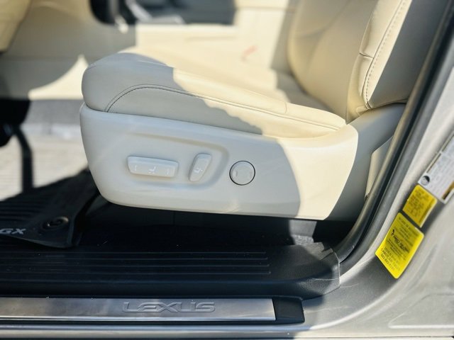 Used 2023 Lexus GX 460 Premium image 30