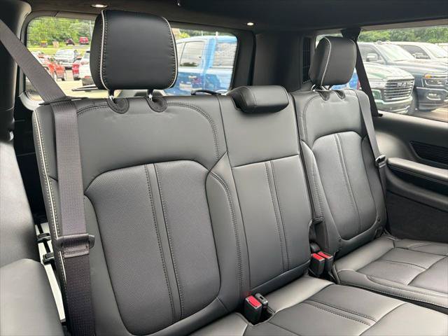 Certified 2025 Jeep Grand Wagoneer L Series II Obsidian w/ Quick Order Packagew 28T AWD/4WD image 12