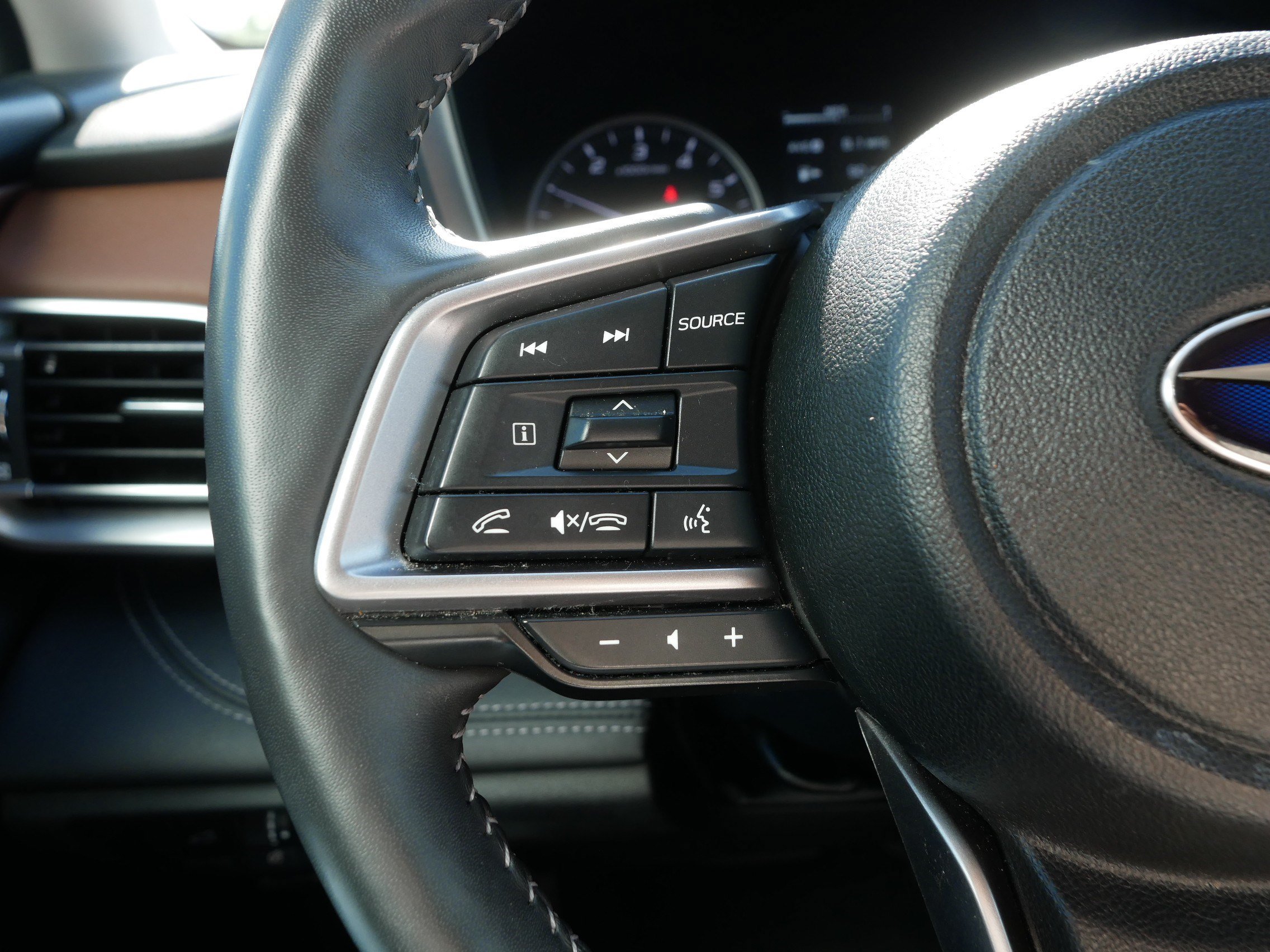 Used 2023 Subaru Outback Touring AWD/4WD image 31
