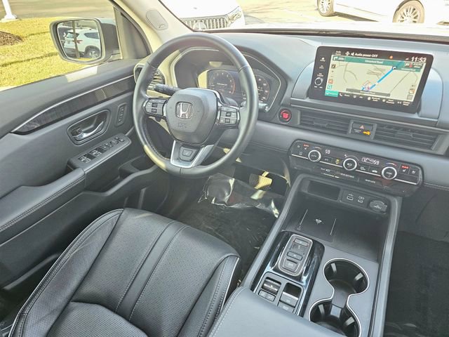 Used 2023 Honda Pilot Elite image 32