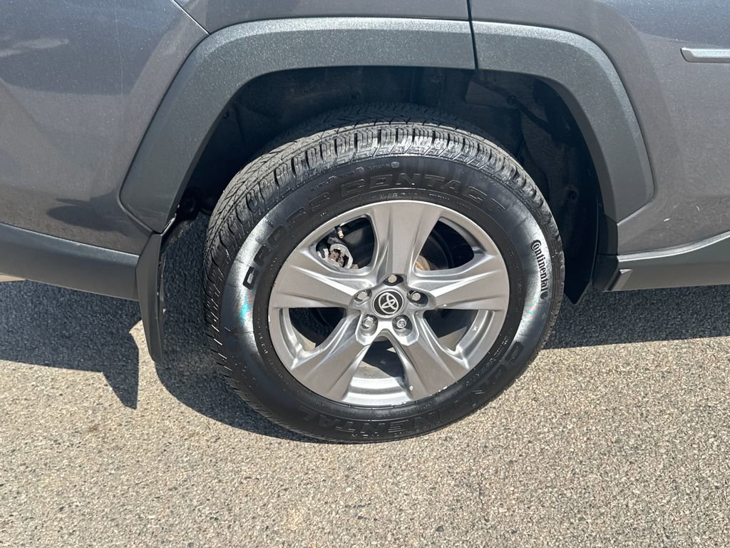 Used 2024 Toyota RAV4 XLE AWD/4WD image 39