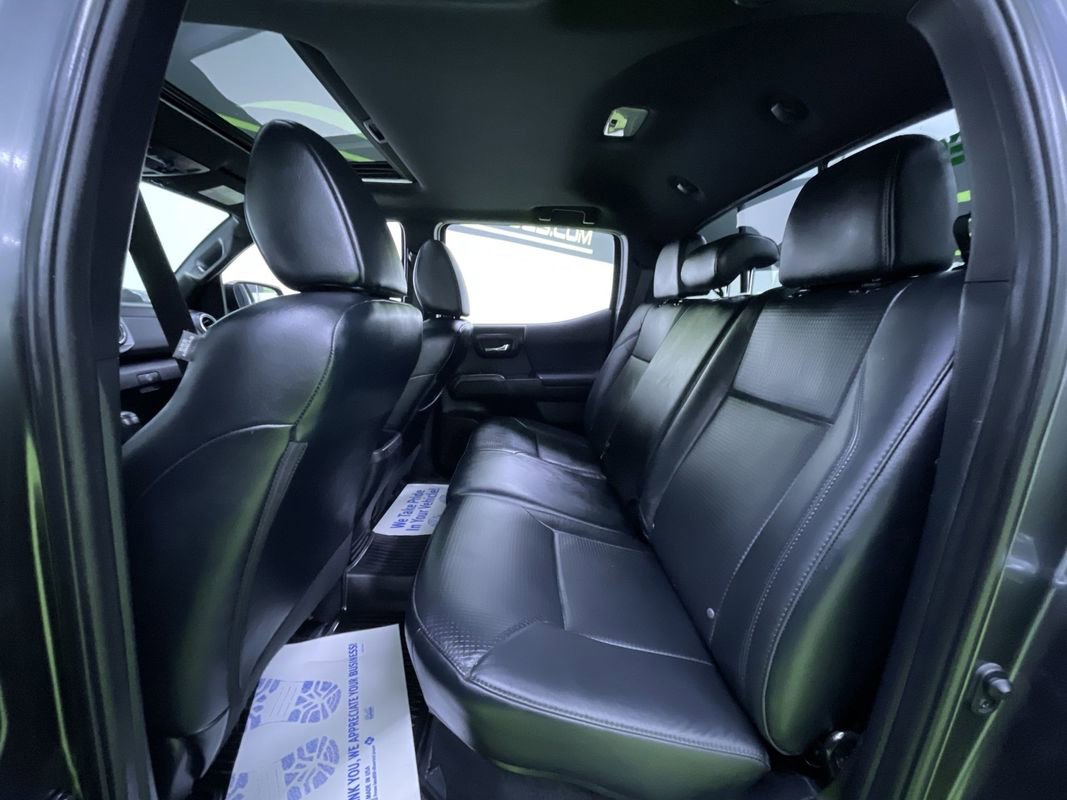 Used 2021 Toyota Tacoma TRD Off-Road w/ TRD Premium Off Road Package image 28