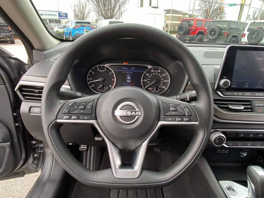 Used 2024 Nissan Altima 2.5 SV image 23