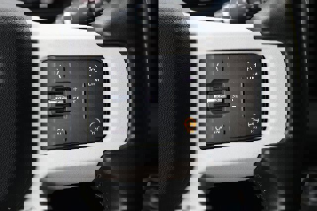 Used 2023 Land Rover Defender 110 S image 14