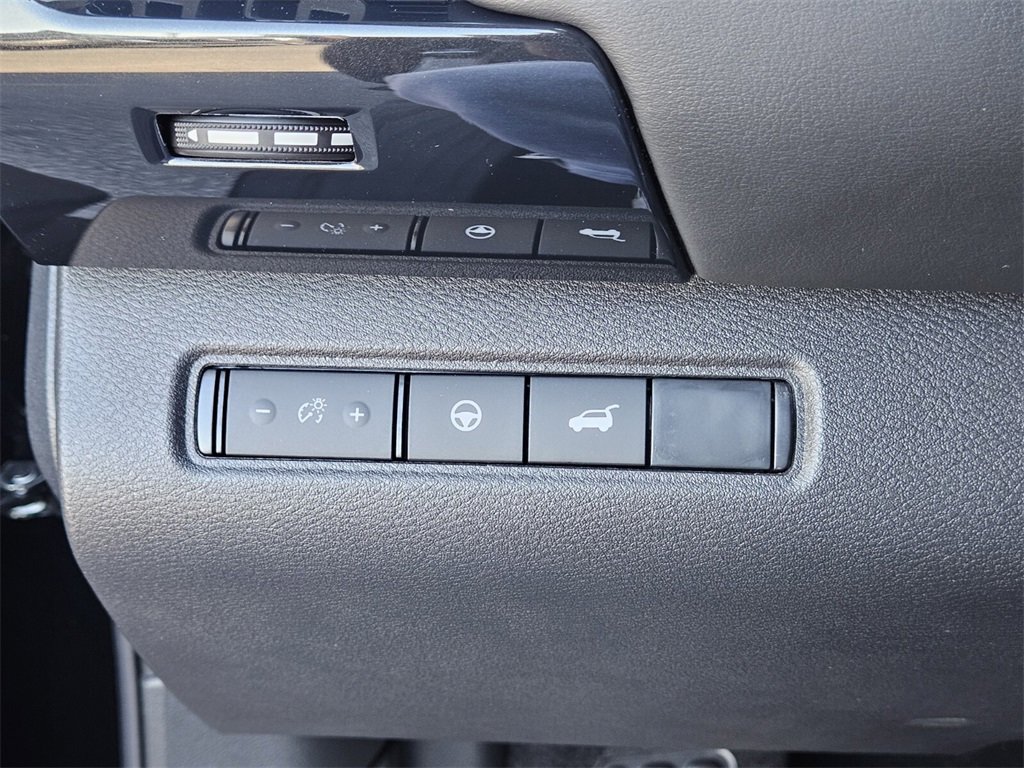 New 2025 Nissan Pathfinder SV w/ SV Premium Package image 27