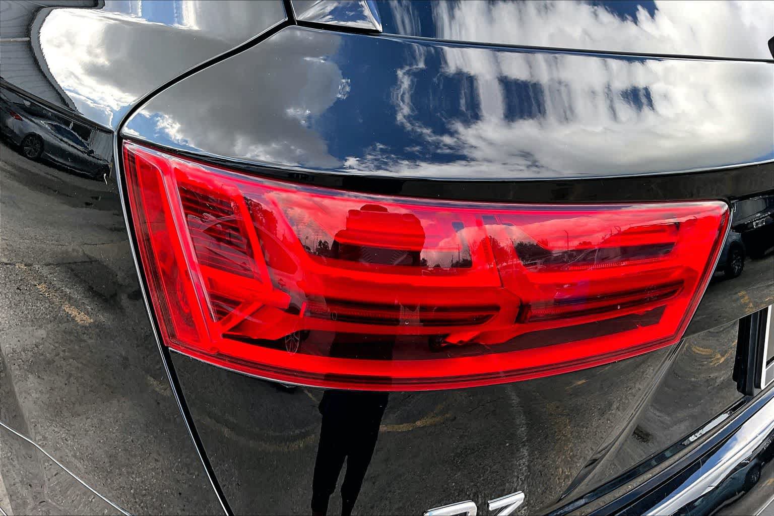 Used 2018 Audi Q7 3.0T Premium AWD/4WD image 28
