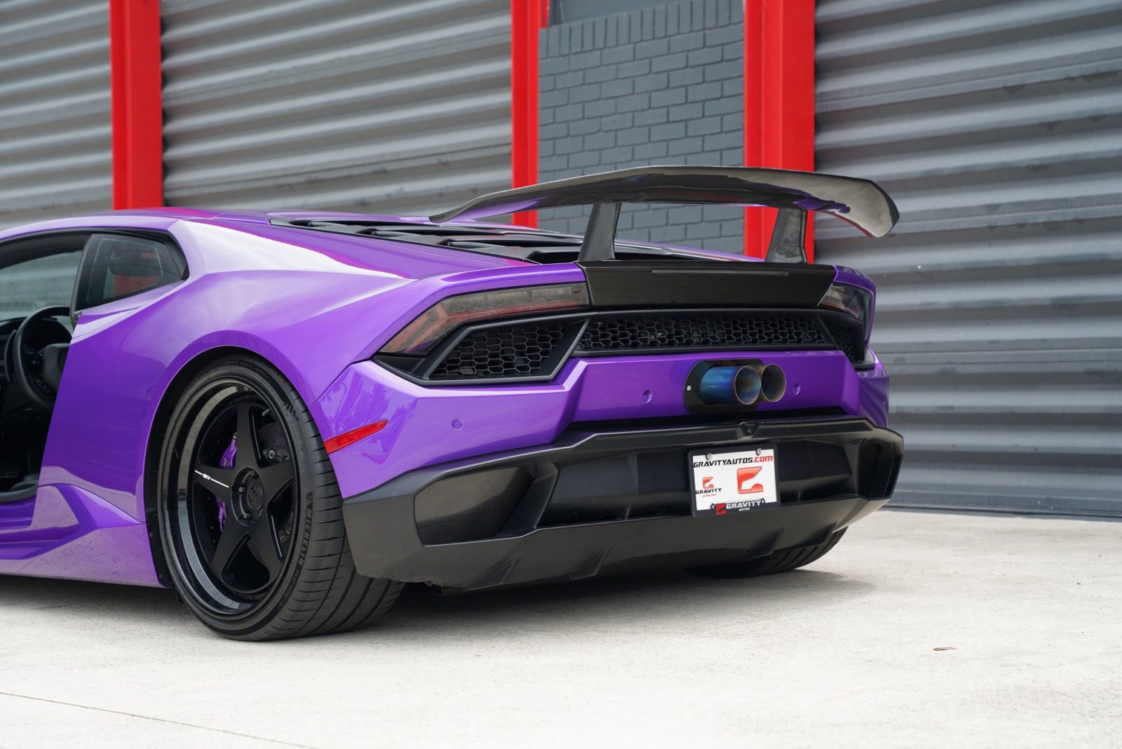 Used 2018 Lamborghini Huracan LP 580-2 RWD image 9