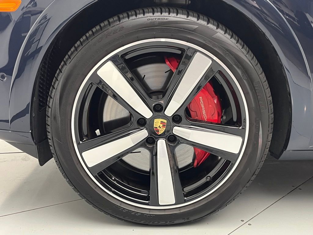 Used 2024 Porsche Cayenne Turbo image 45