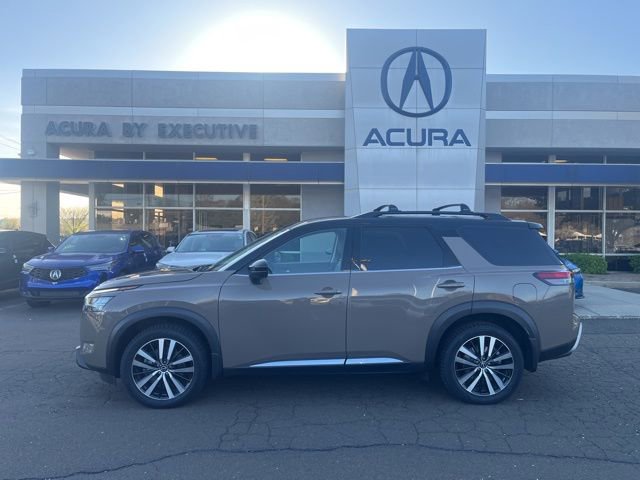 Used 2023 Nissan Pathfinder Platinum AWD/4WD image 1