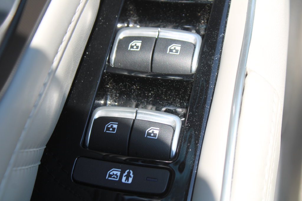 Certified 2024 Kia Sorento SX FWD image 21