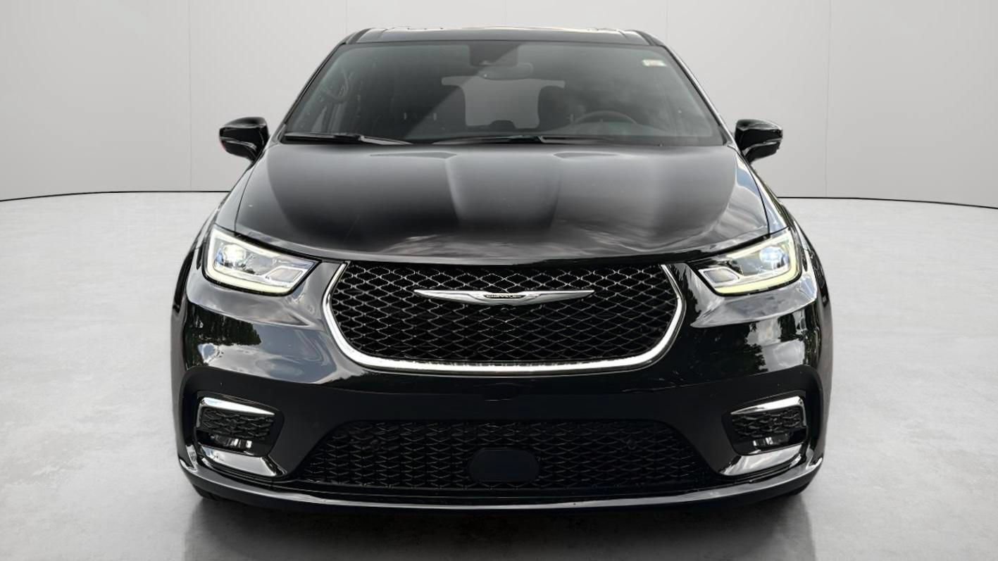 New 2025 Chrysler Pacifica Select w/ Uconnect Theater Family Group AWD/4WD image 13