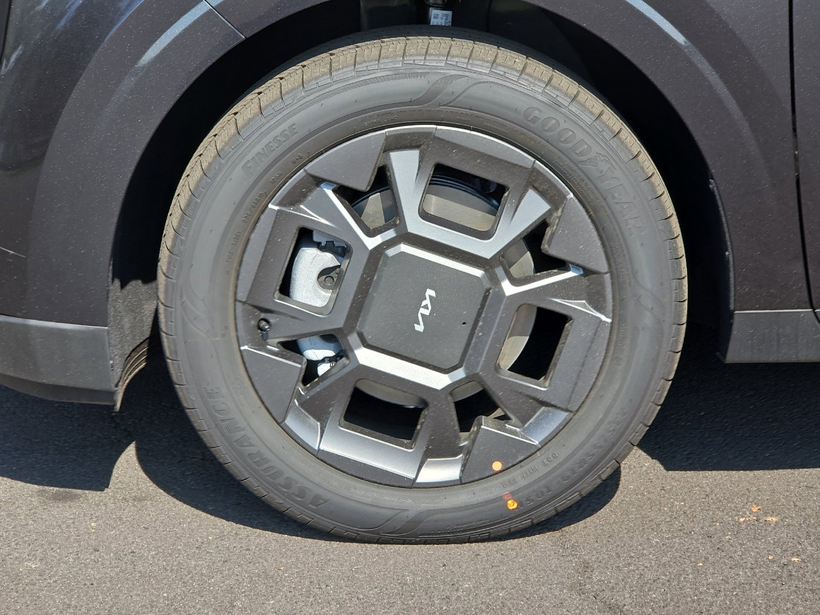 New 2026 Kia Carnival EX image 27