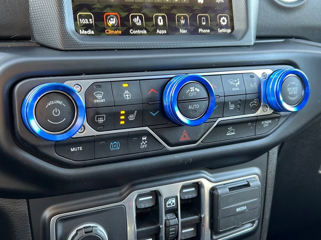 Used 2022 Jeep Wrangler Unlimited Sahara w/ Cold Weather Group image 30