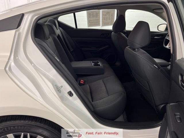 Used 2025 Nissan Altima 2.5 SV FWD image 38
