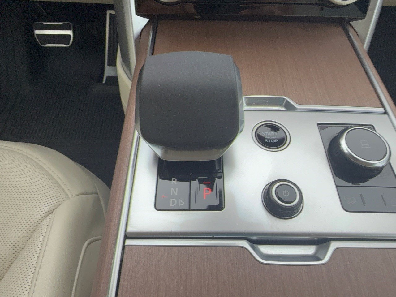 Used 2023 Land Rover Range Rover SE AWD/4WD image 21