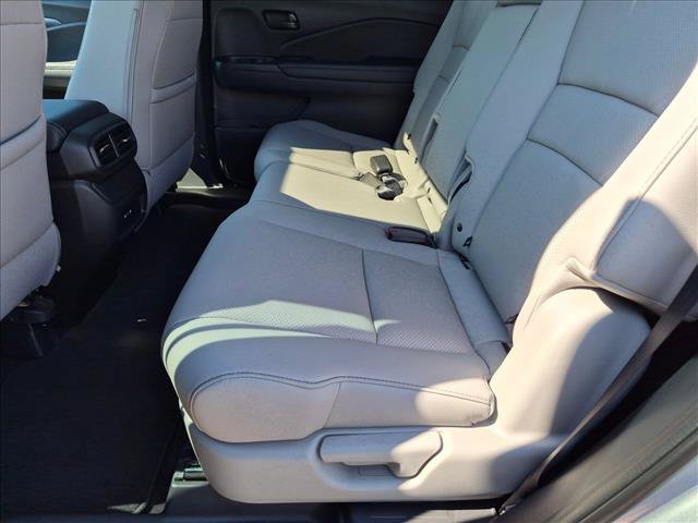 Certified 2025 Honda Passport EX-L image 18