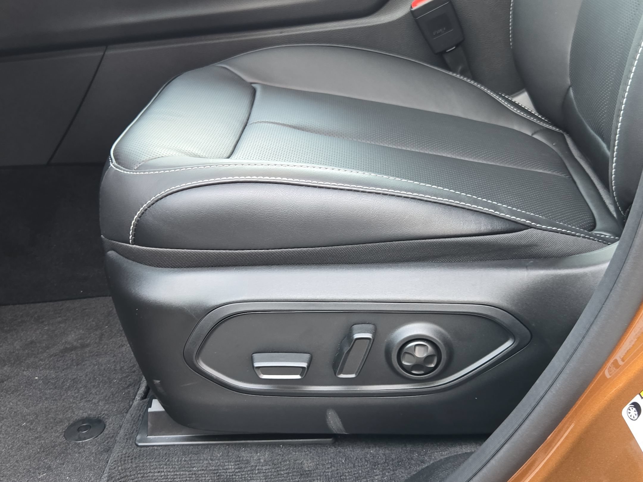 New 2027 Jeep Grand Cherokee Limited AWD/4WD image 17