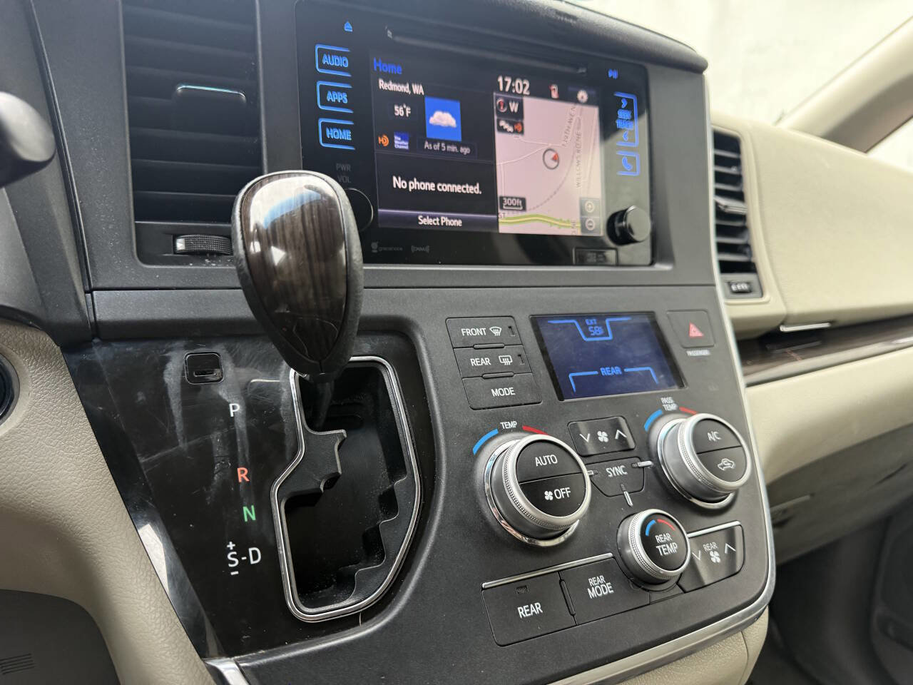 Used 2016 Toyota Sienna XLE Premium FWD image 23