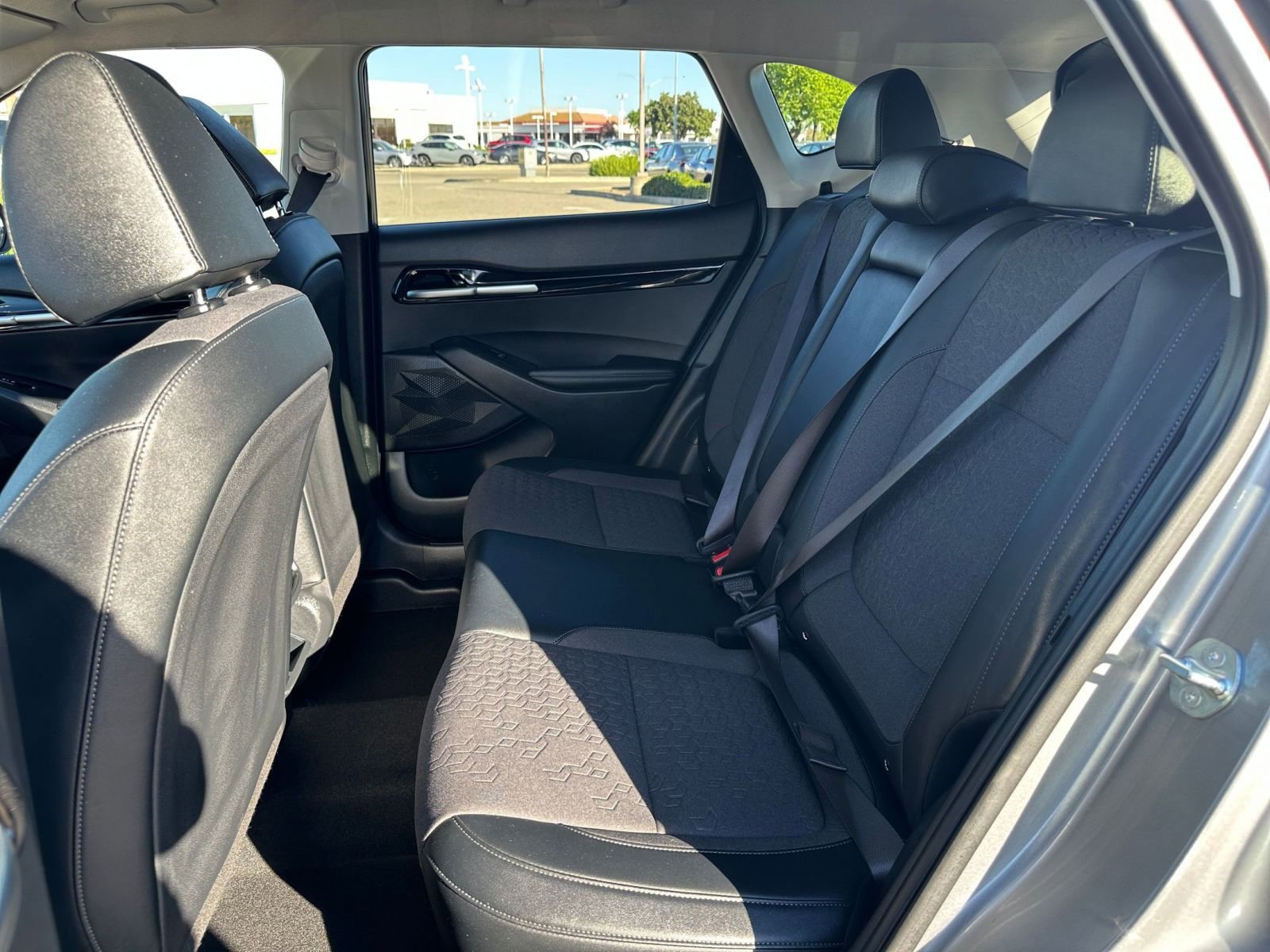 Used 2025 Kia Seltos S FWD image 28