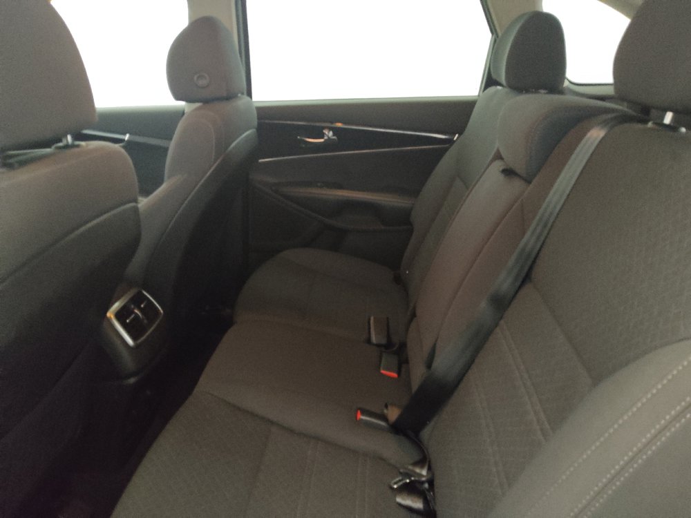 Used 2018 Kia Sorento AWD image 18
