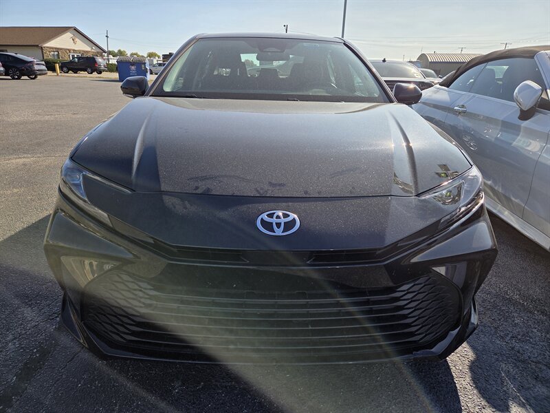 Used 2025 Toyota Camry LE image 6