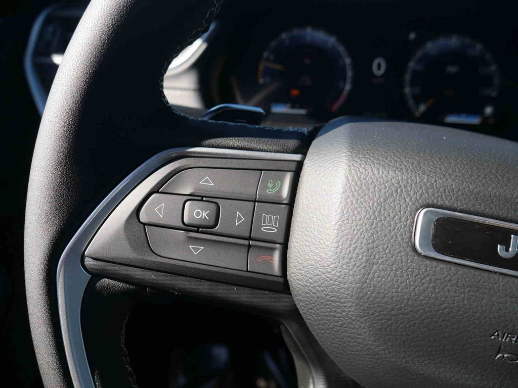 New 2025 Jeep Grand Cherokee Laredo X w/ Luxury Tech Group I image 36