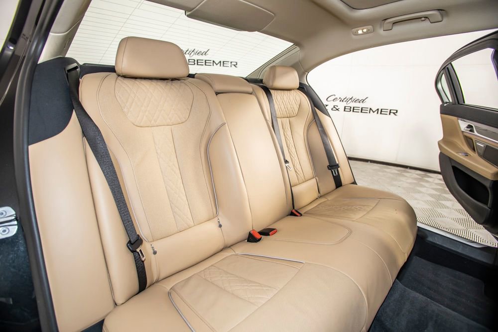 Used 2022 BMW 740i xDrive w/ Premium Package image 20