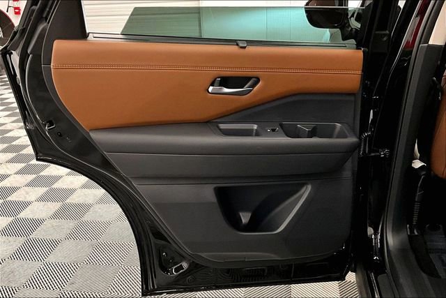 New 2026 Nissan Pathfinder Platinum image 34