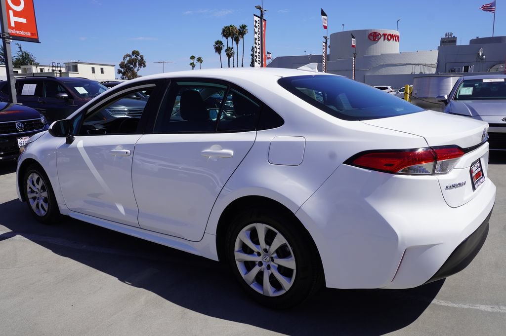 Used 2023 Toyota Corolla LE FWD image 5