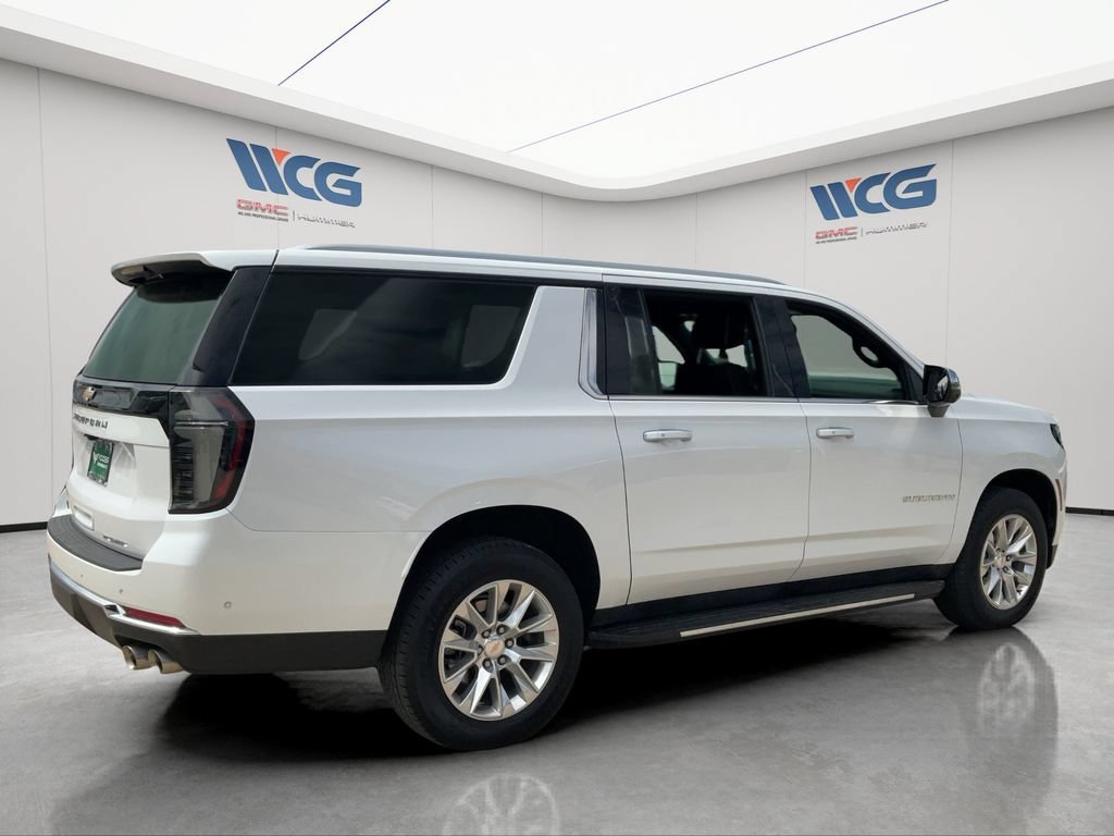 Used 2025 Chevrolet Suburban Premier AWD/4WD image 9
