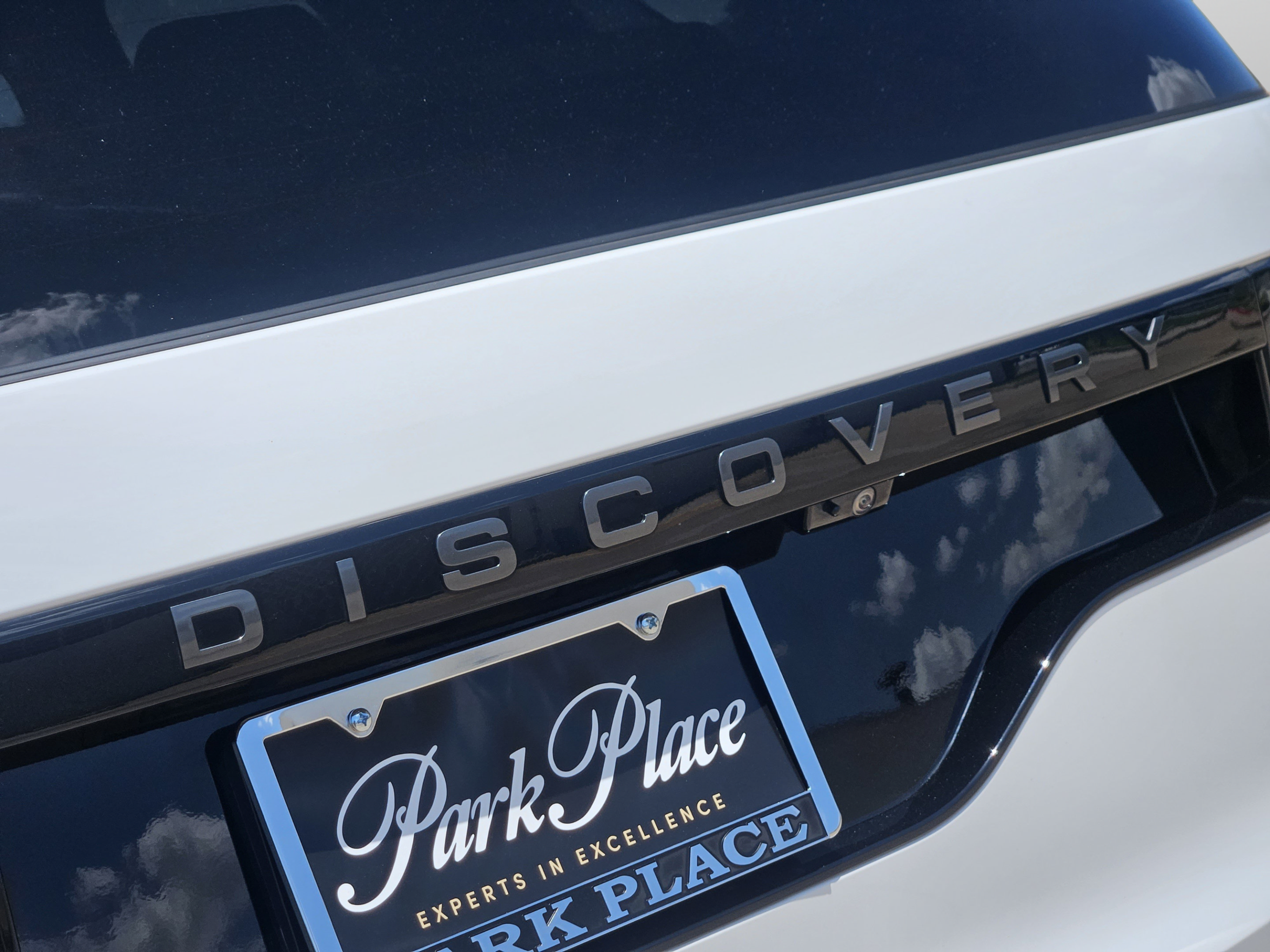 Used 2024 Land Rover Discovery Dynamic SE AWD/4WD image 58