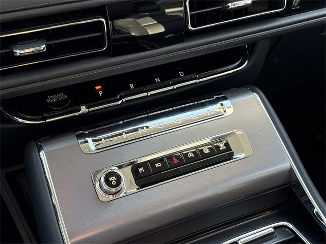 New 2026 Lincoln Aviator AWD w/ Jet Appearance Package image 30