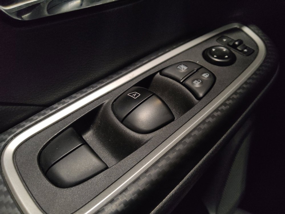 Used 2023 Nissan Versa SR w/ Trunk Package image 27