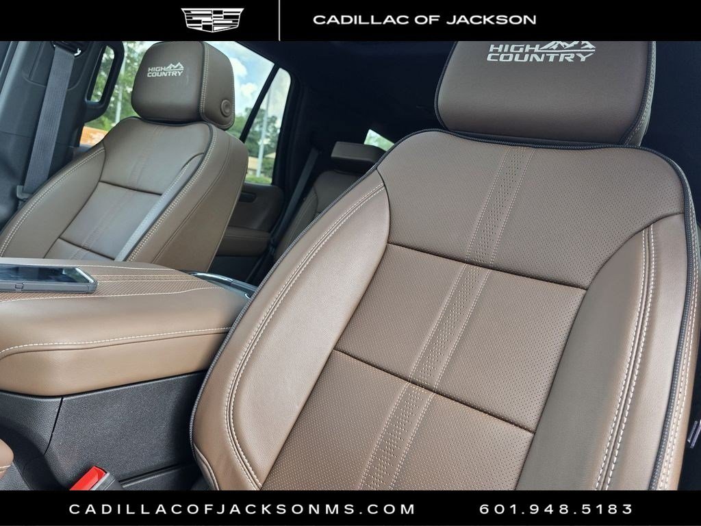 Used 2025 Chevrolet Tahoe High Country RWD image 16